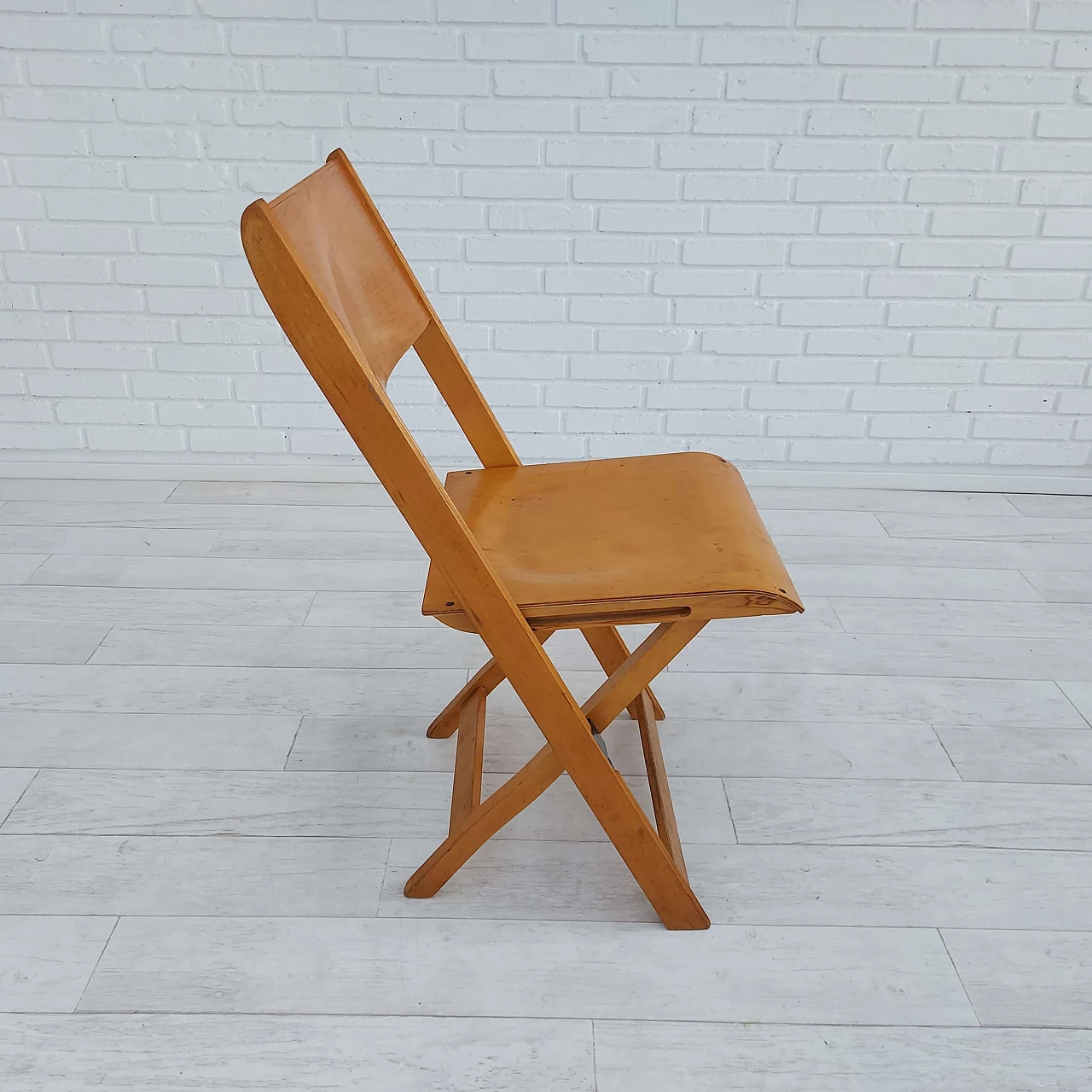 3 Plywood folding chairs by Ve.S., 1960s 9