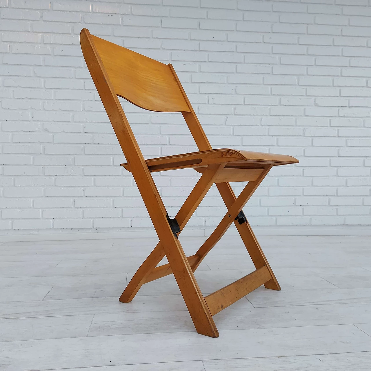 3 Plywood folding chairs by Ve.S., 1960s 10