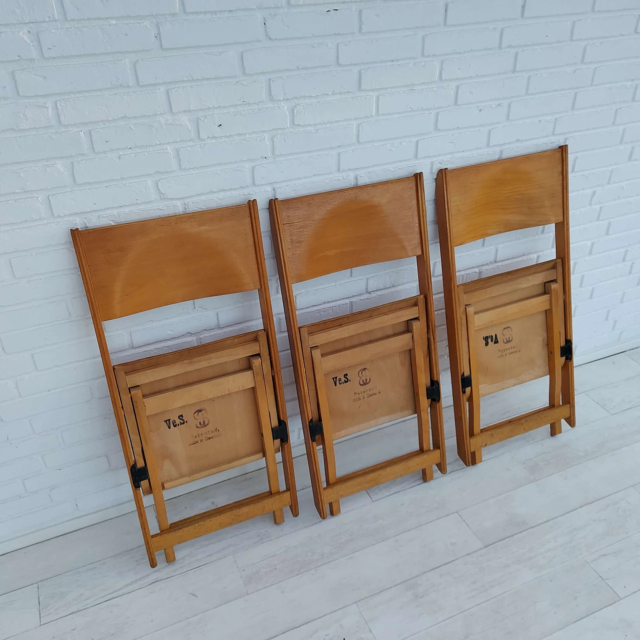 3 Plywood folding chairs by Ve.S., 1960s 20