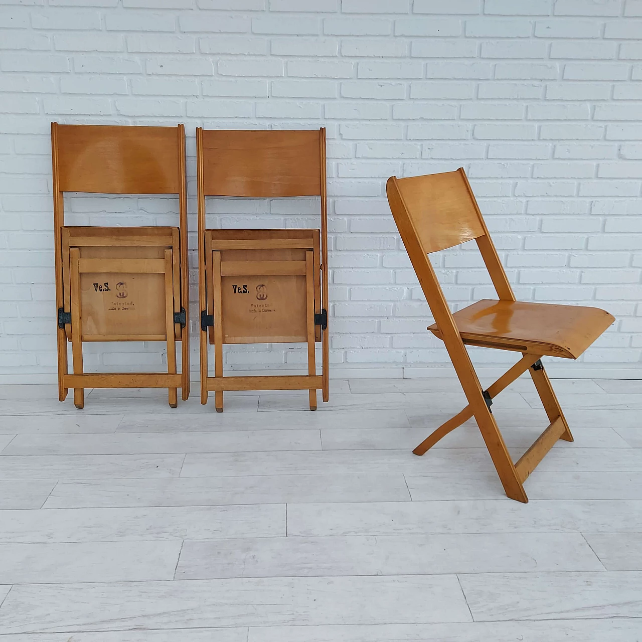 3 Plywood folding chairs by Ve.S., 1960s 21