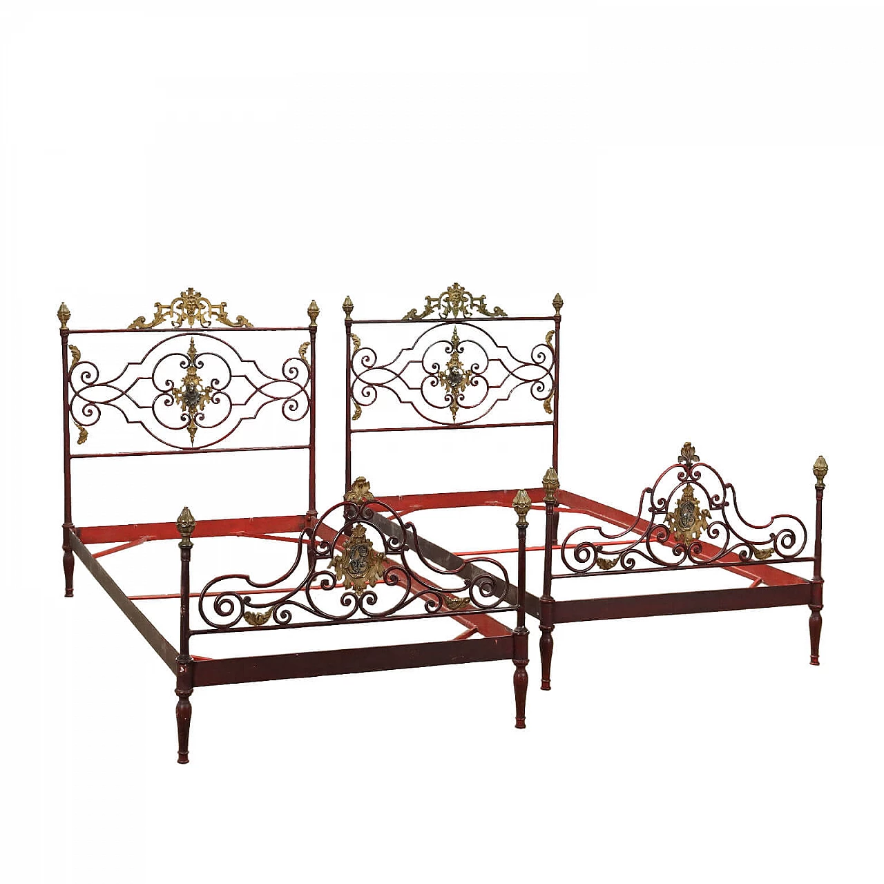 Pair of Umbertino style single beds in lacquered wrought iron, late 19th century 1