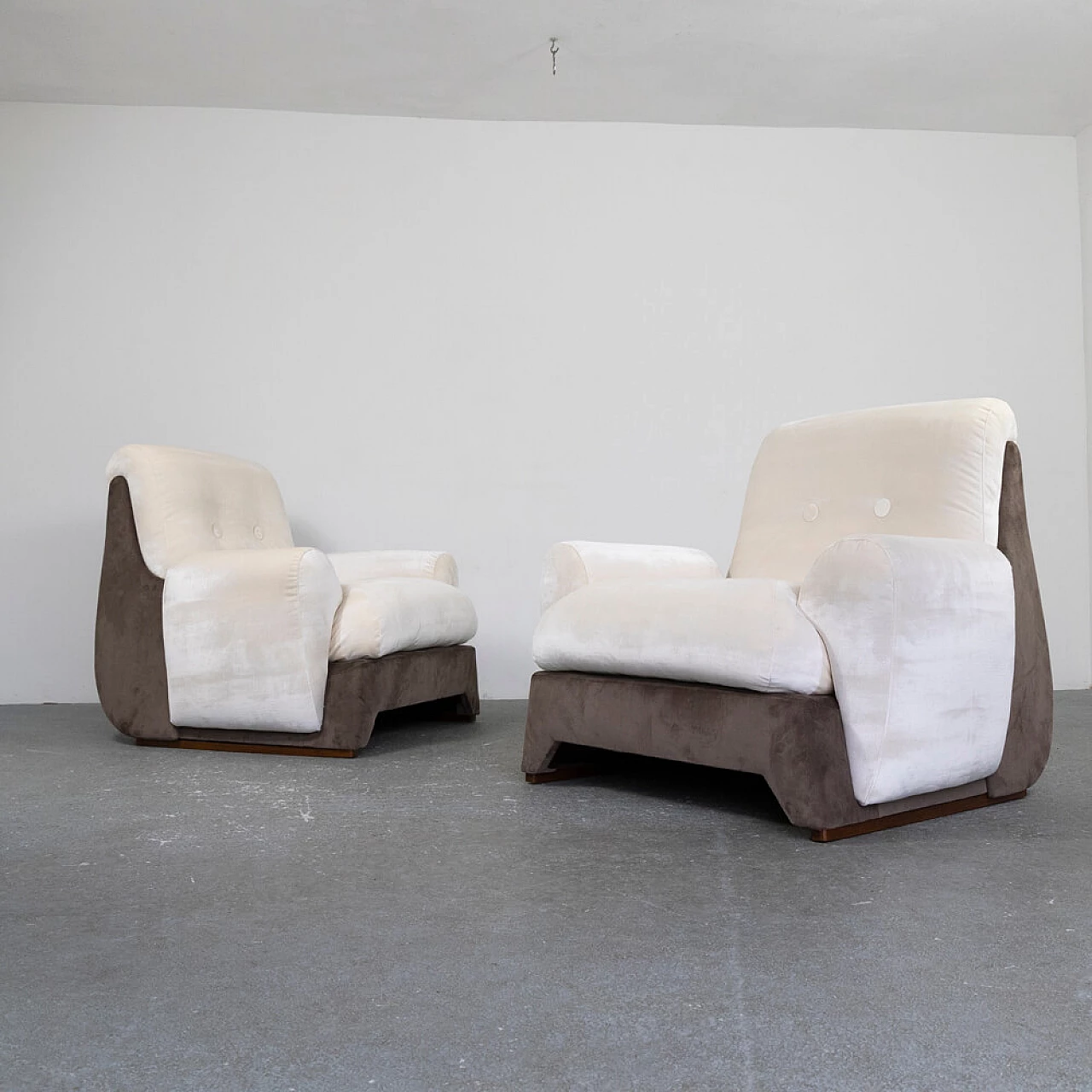 Pair of two-tone velvet armchairs, 1960s 3