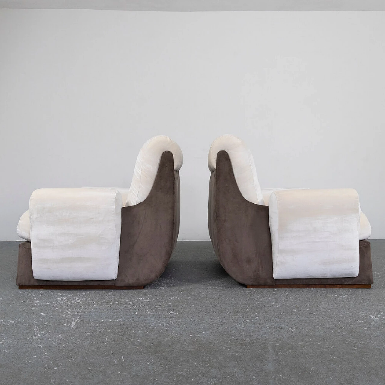 Pair of two-tone velvet armchairs, 1960s 4