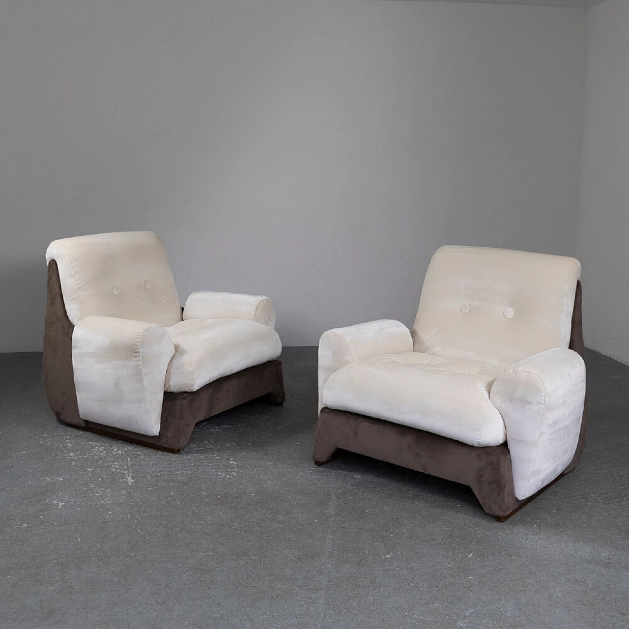 Pair of two-tone velvet armchairs, 1960s 12