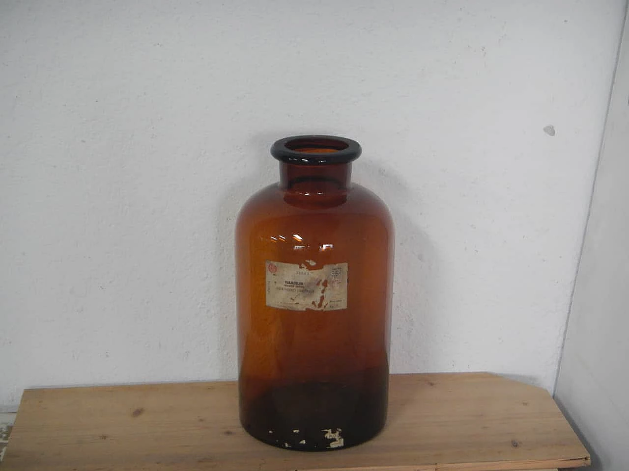 Bottiglia da farmacia in vetro con etichetta, anni '50 3