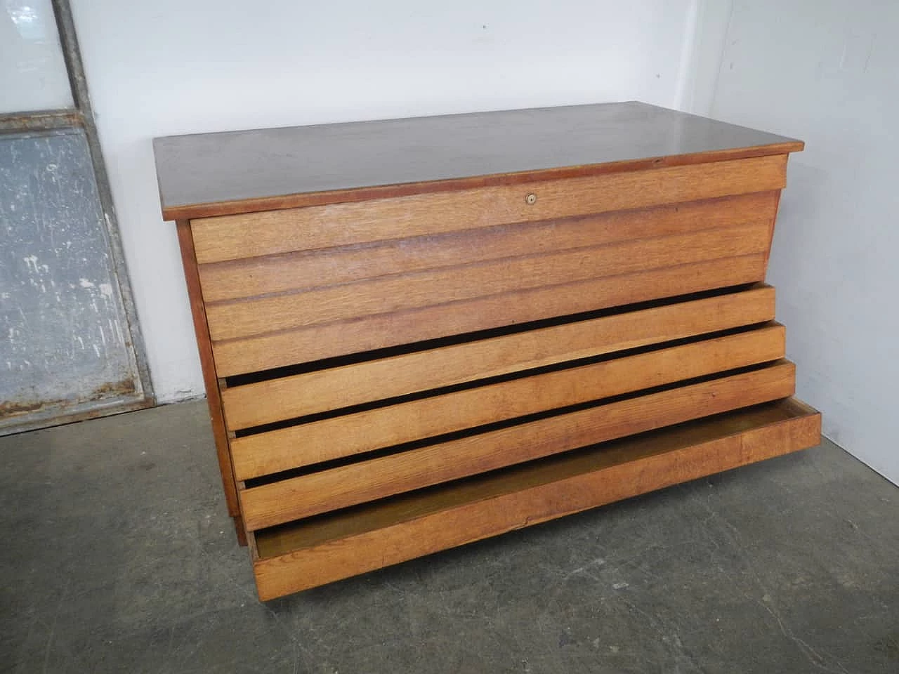 Oak chest of drawers with formica top, 1950s 3