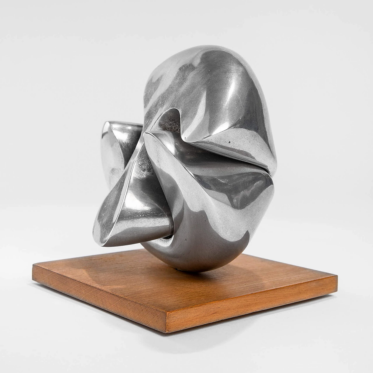 Giacomo Benevelli, scultura in metallo cromato, 1972 3