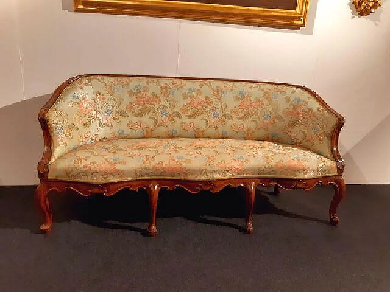 Louis XV walnut pozzetto sofa, 18th century 2