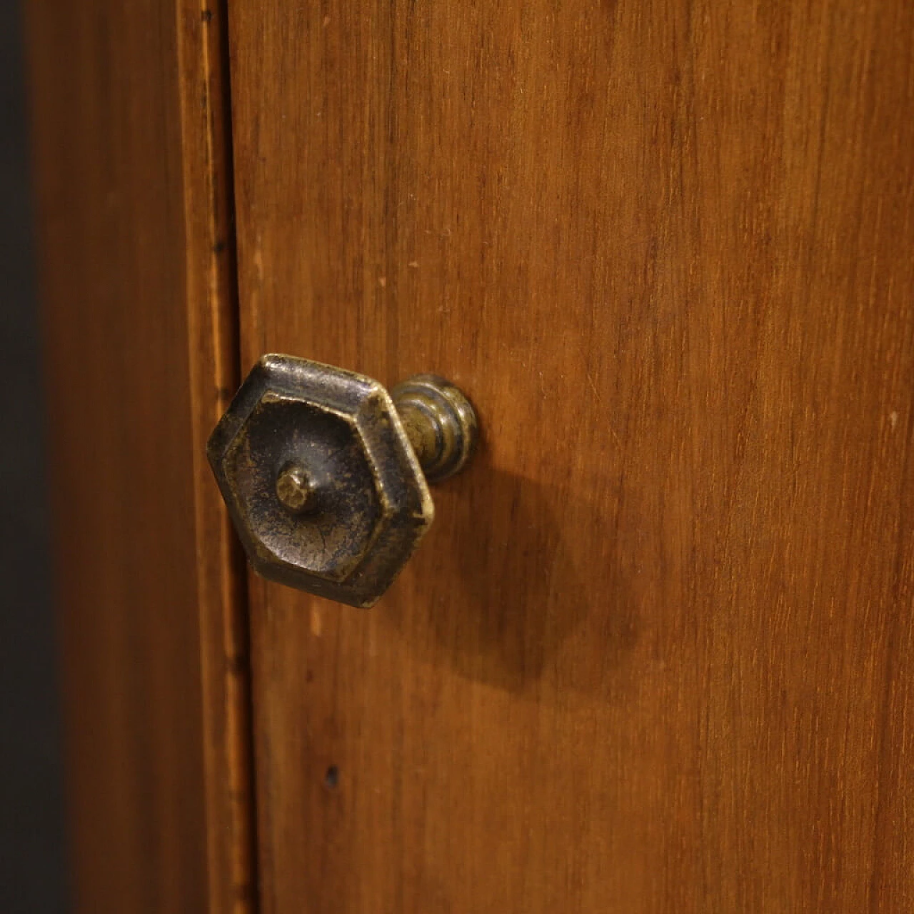 Column with walnut and beech door 6