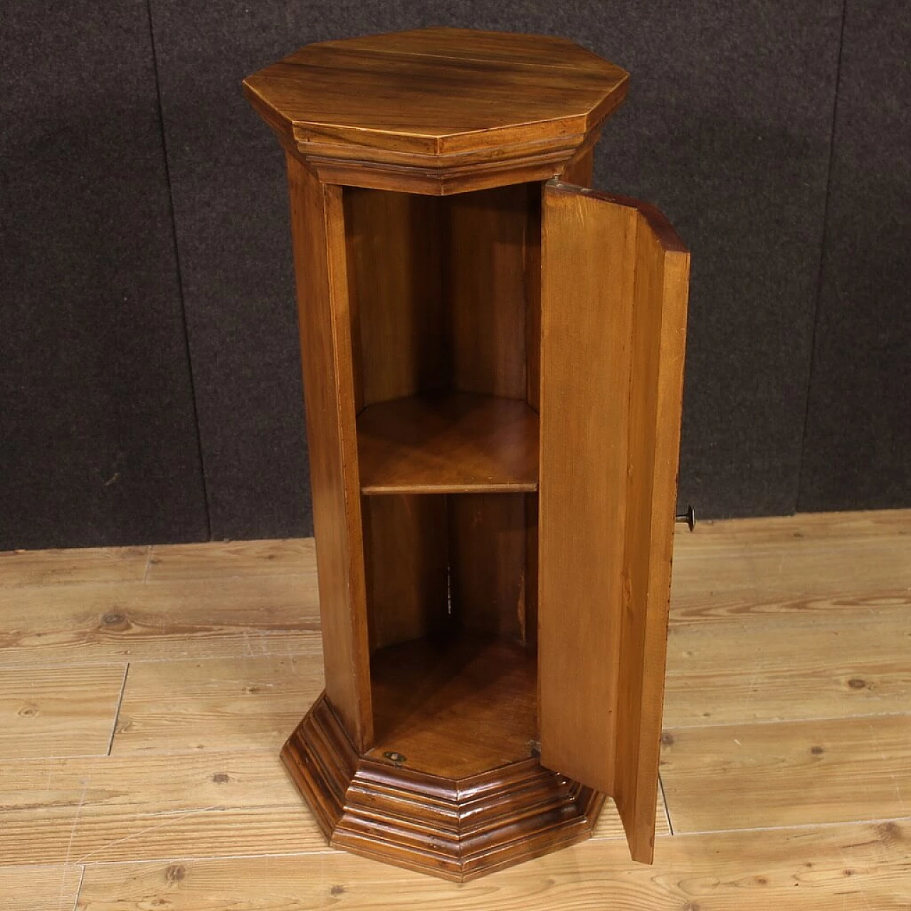 Column with walnut and beech door 8