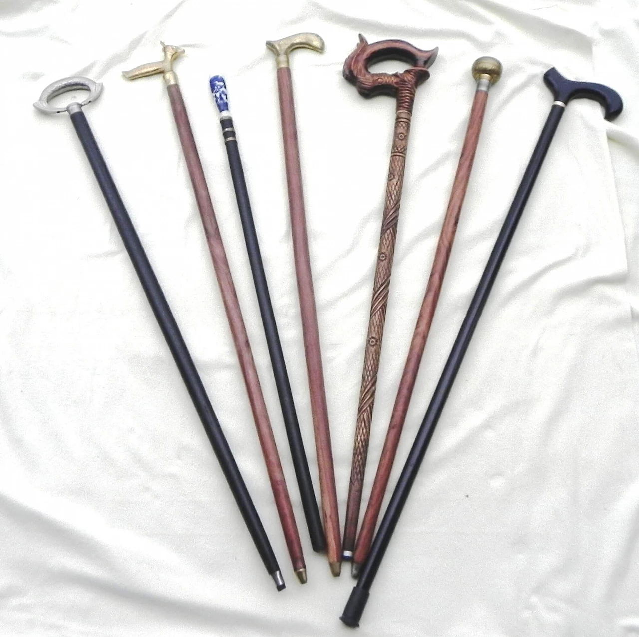 7 Bastoni da passeggio e rastrelliera, anni '90 2