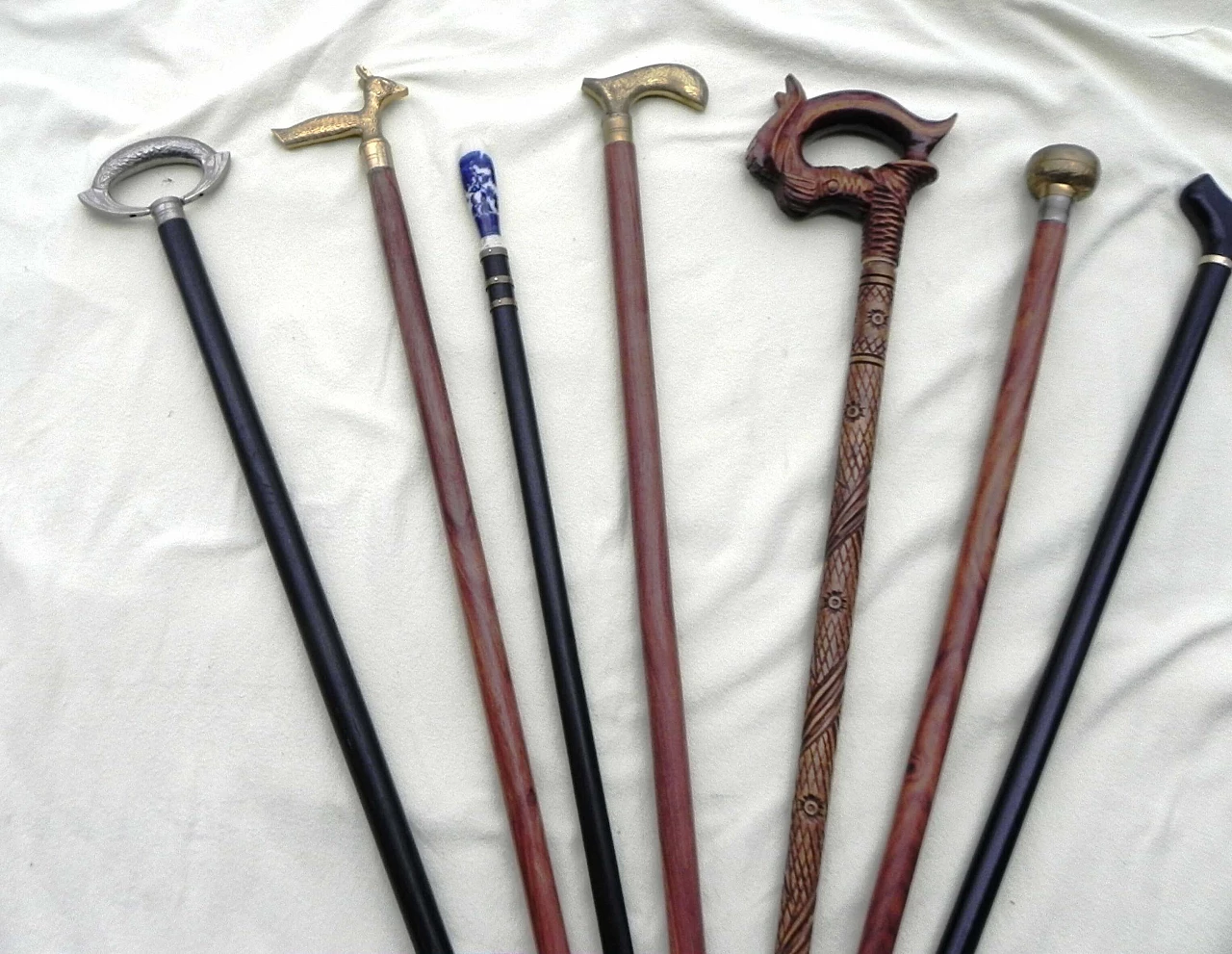 7 Bastoni da passeggio e rastrelliera, anni '90 3