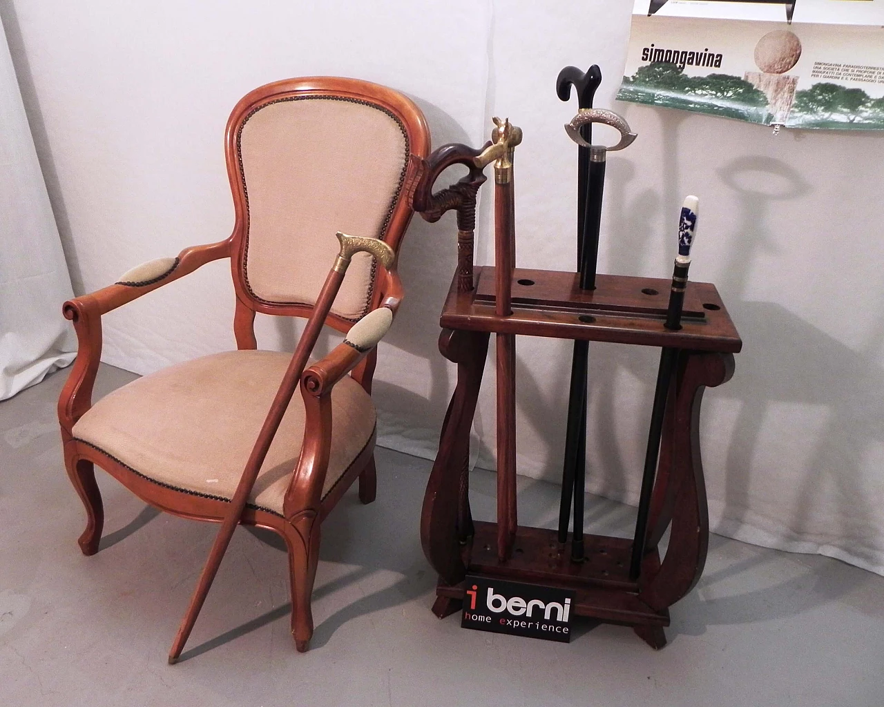 7 Bastoni da passeggio e rastrelliera, anni '90 11