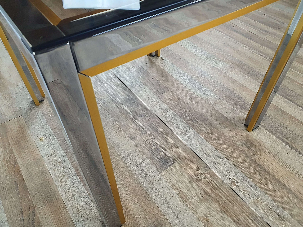 Tavolino quadrato in acciaio e vetro fumé di Renato Zevi, anni '70 6