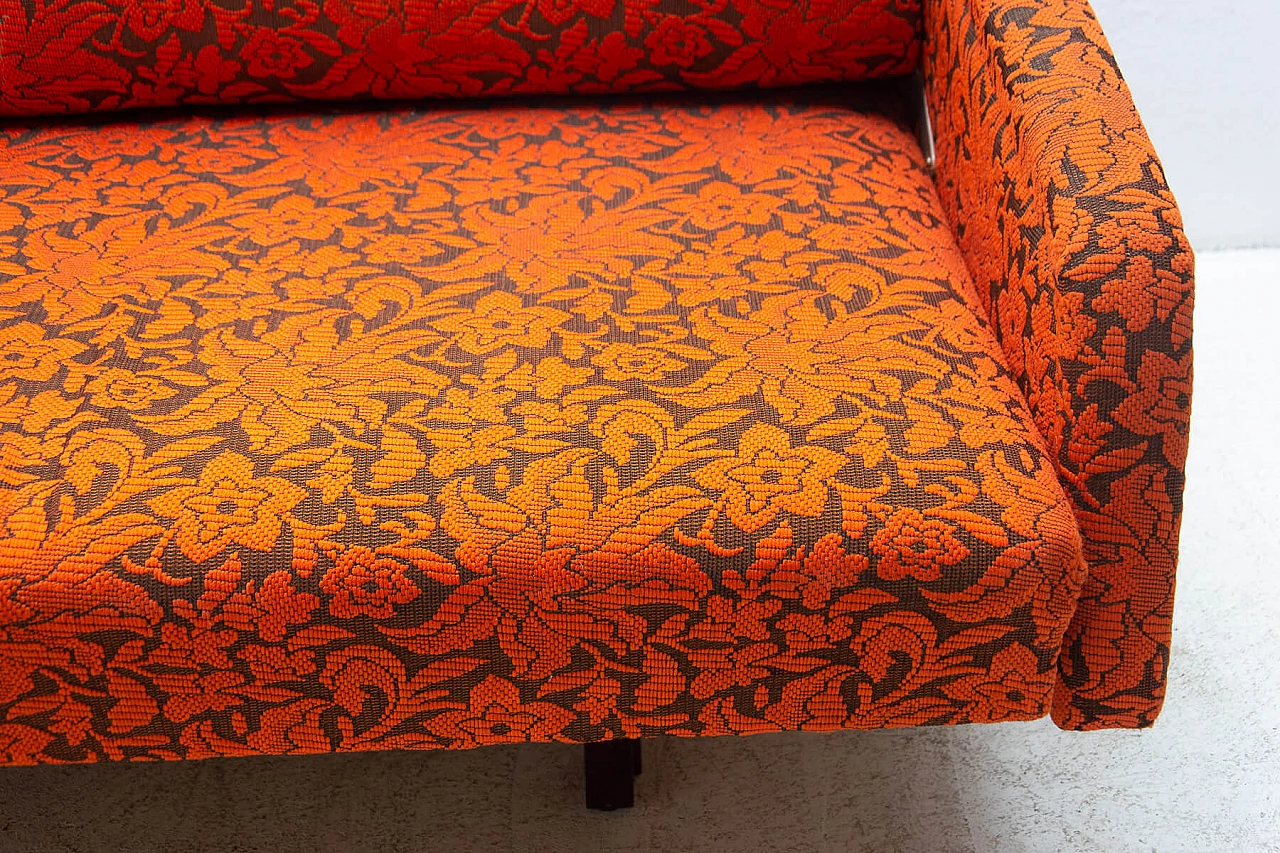 Divano letto pieghevole con rivestimento in fantasia, anni '60 9