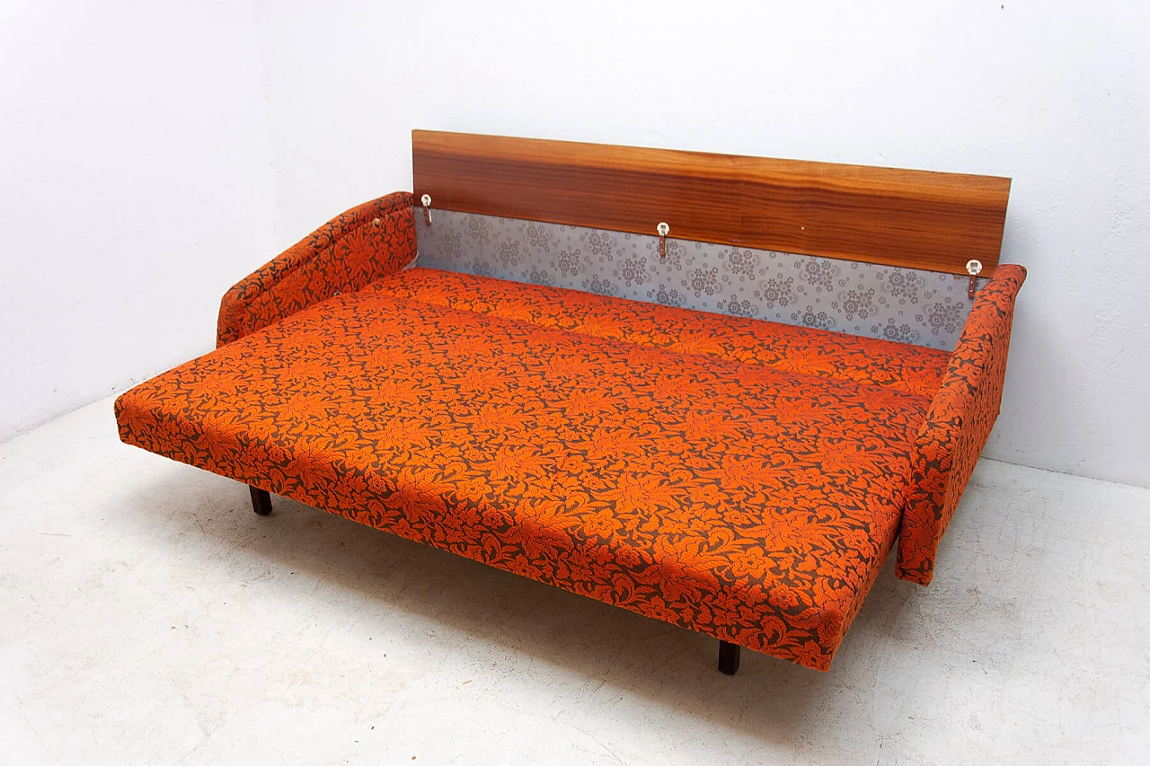 Divano letto pieghevole con rivestimento in fantasia, anni '60 12