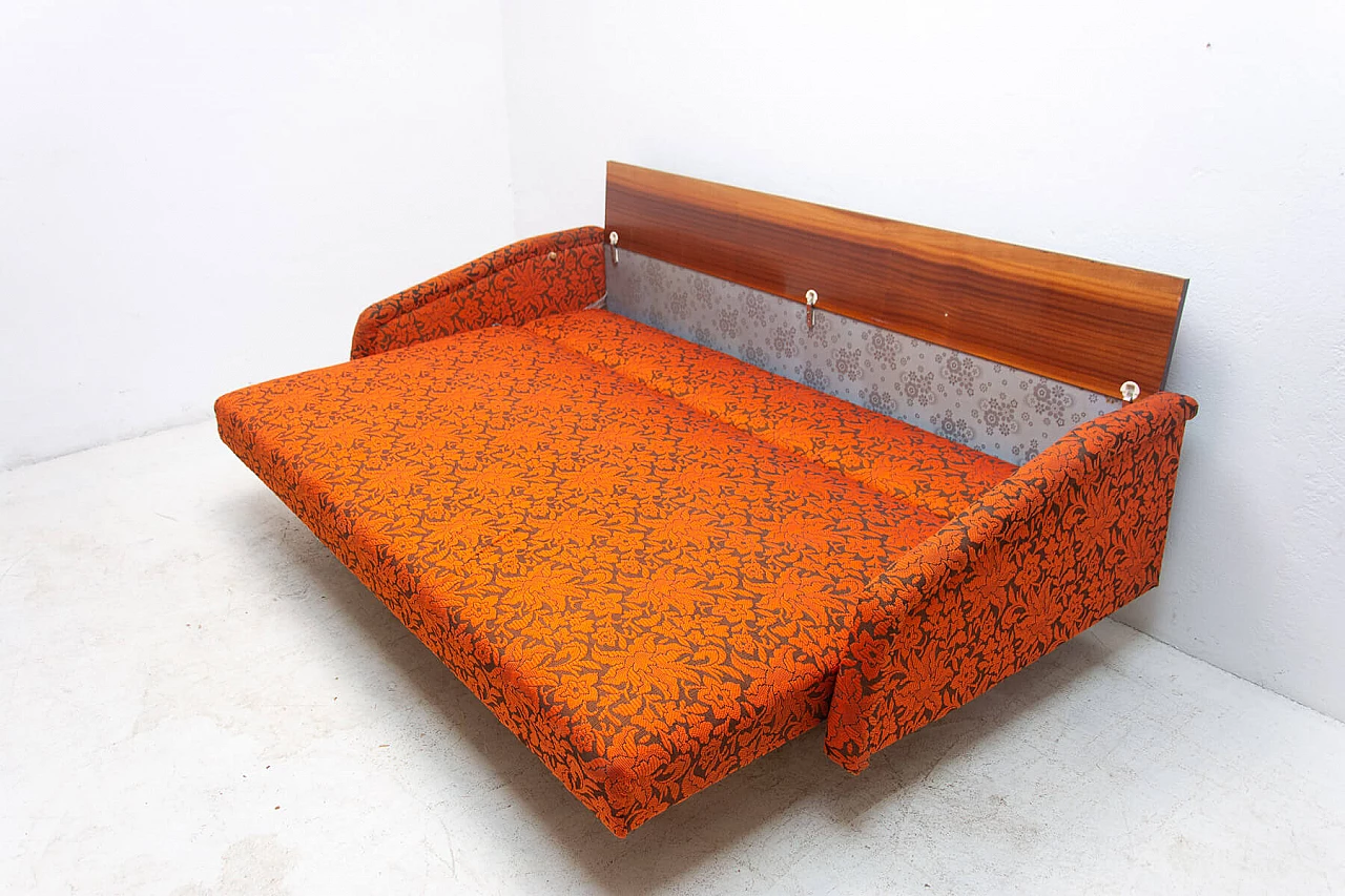 Divano letto pieghevole con rivestimento in fantasia, anni '60 13