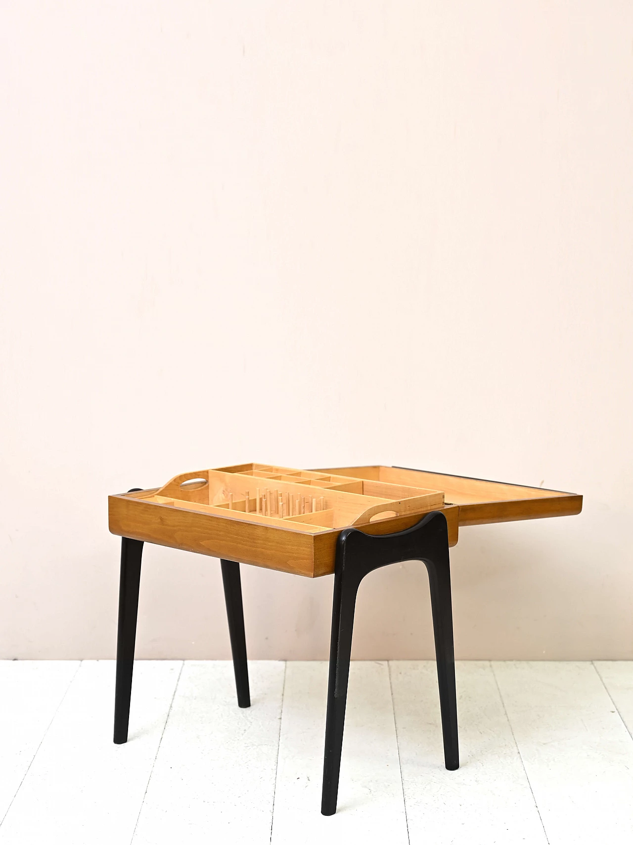Tavolino da cucito in legno bicolore, anni '60 4
