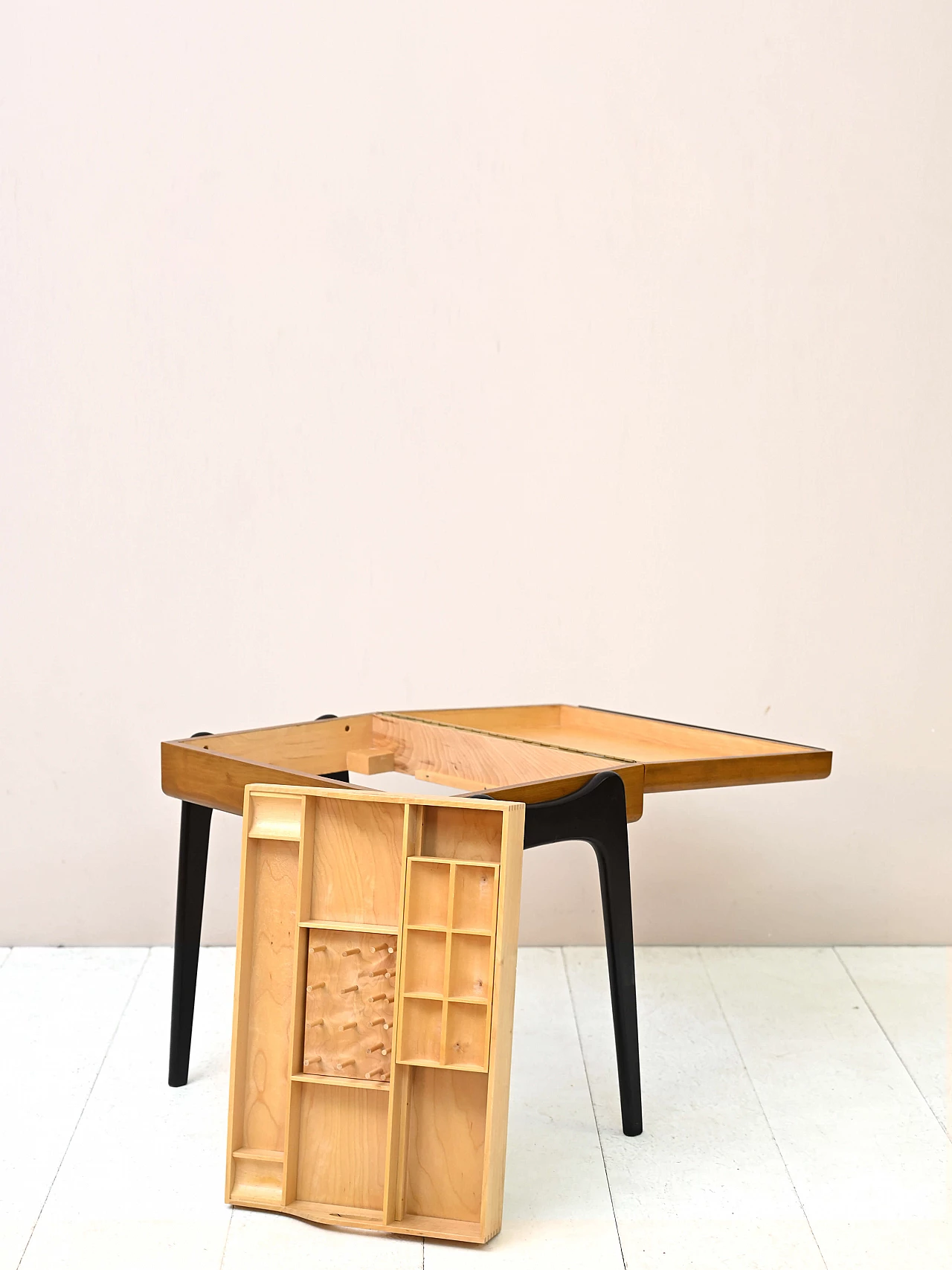 Tavolino da cucito in legno bicolore, anni '60 7