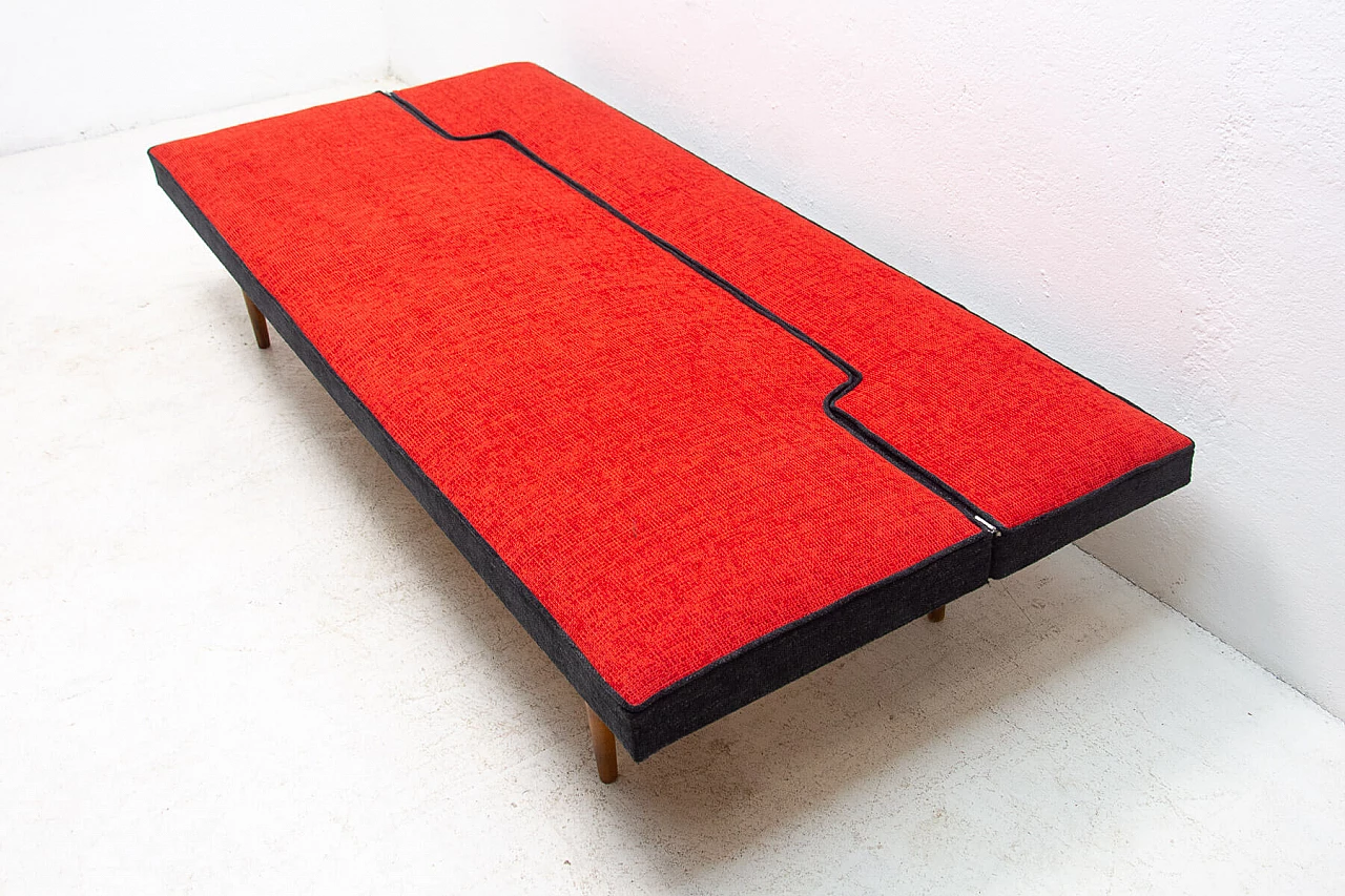 Reupholstered folding dormeuse by Miroslav Navrátil, 1960s 14