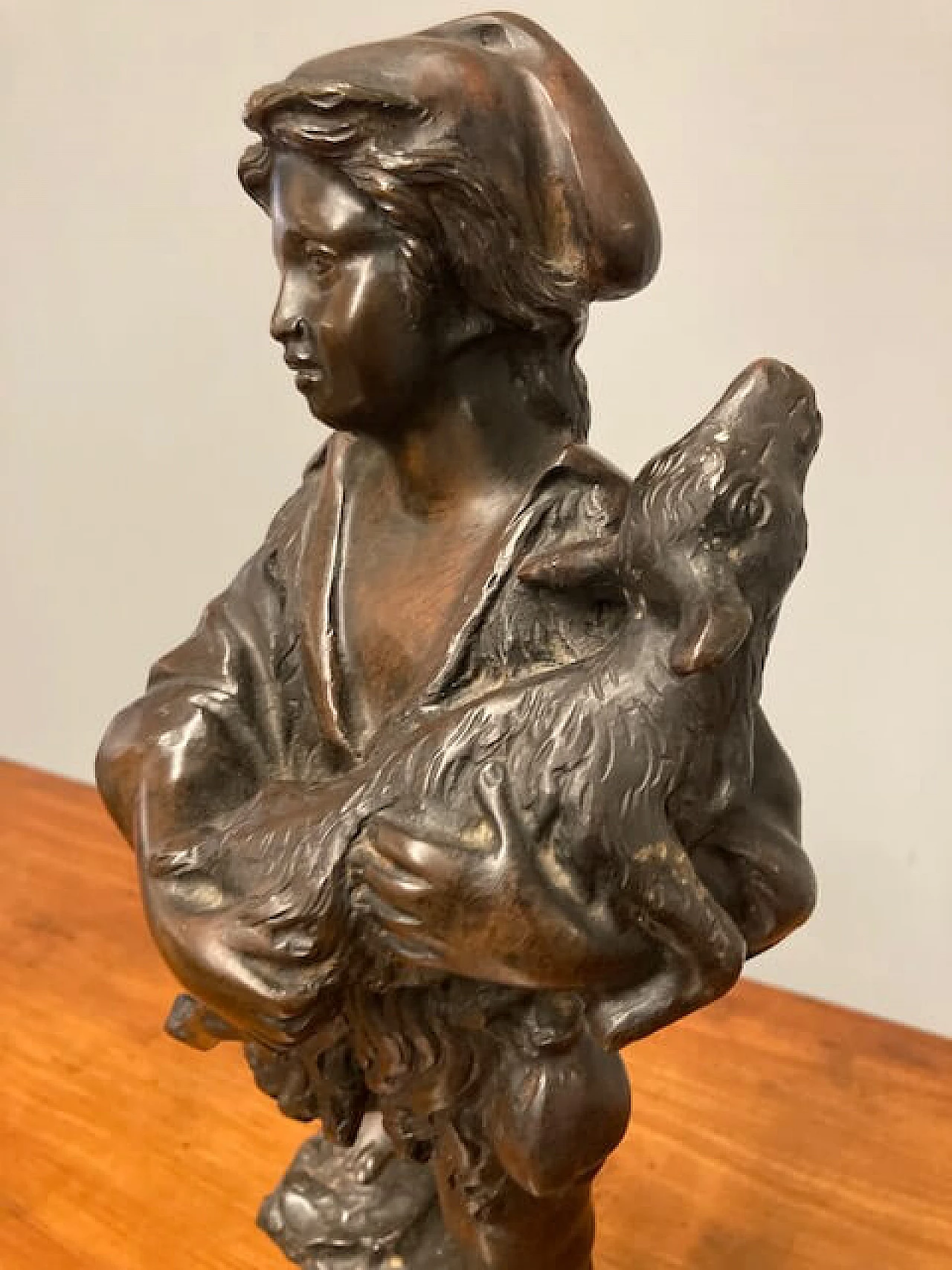 Antonio Cinque, sculpture of a shepherdess, bronze with marble base, late 19th century 2