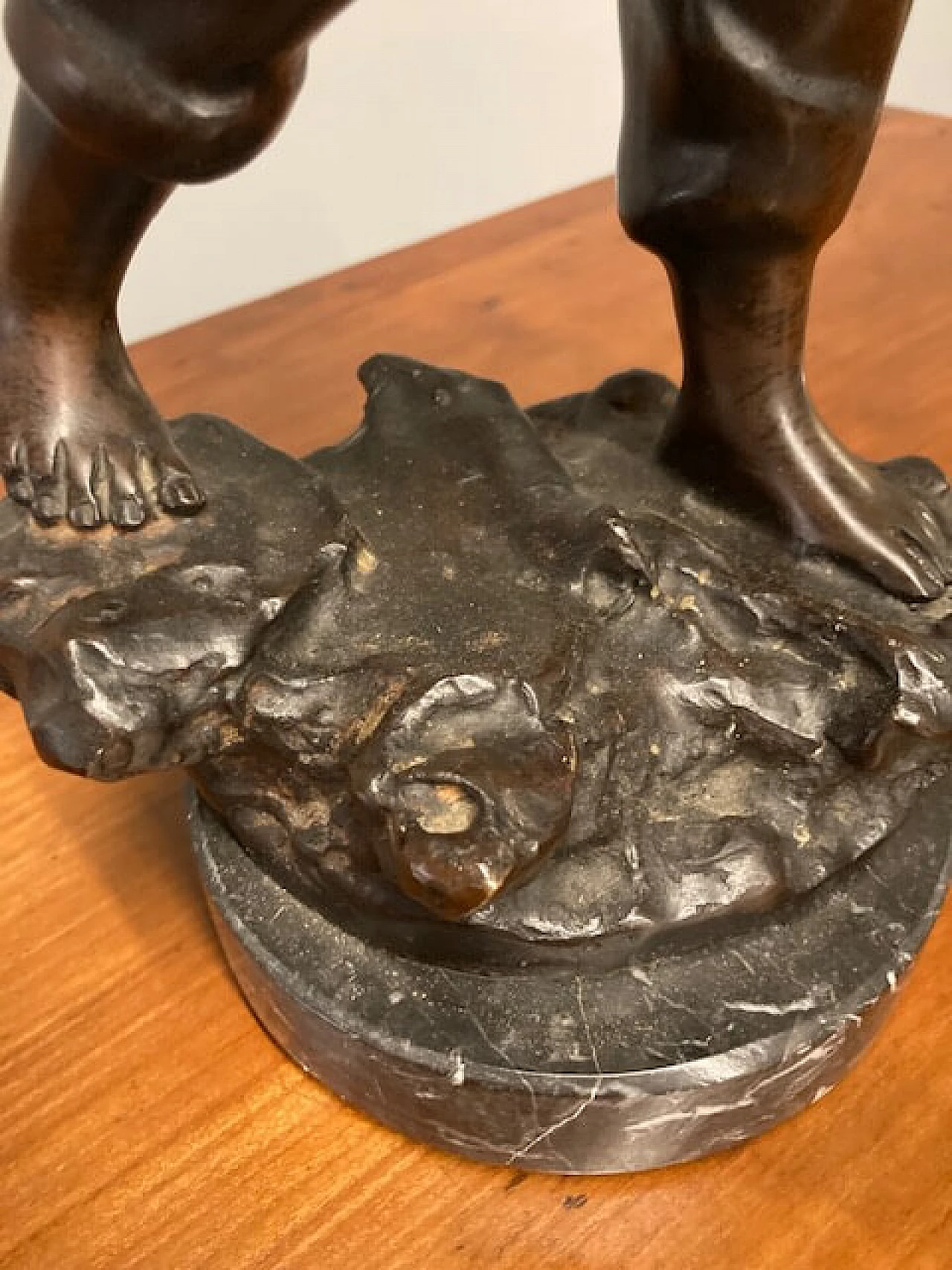 Antonio Cinque, sculpture of a shepherdess, bronze with marble base, late 19th century 6