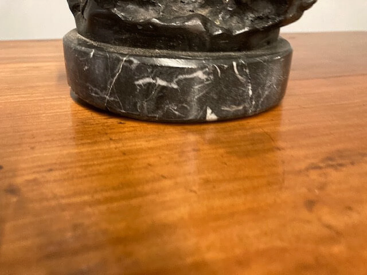 Antonio Cinque, sculpture of a shepherdess, bronze with marble base, late 19th century 7