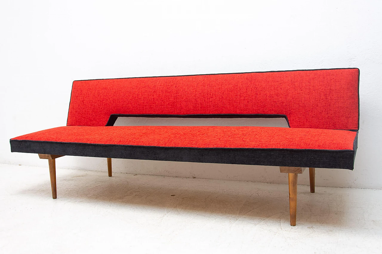 Reupholstered folding dormeuse by Miroslav Navrátil, 1960s 19