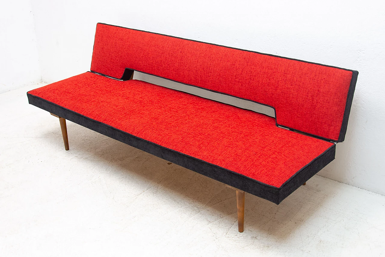 Reupholstered folding dormeuse by Miroslav Navrátil, 1960s 20