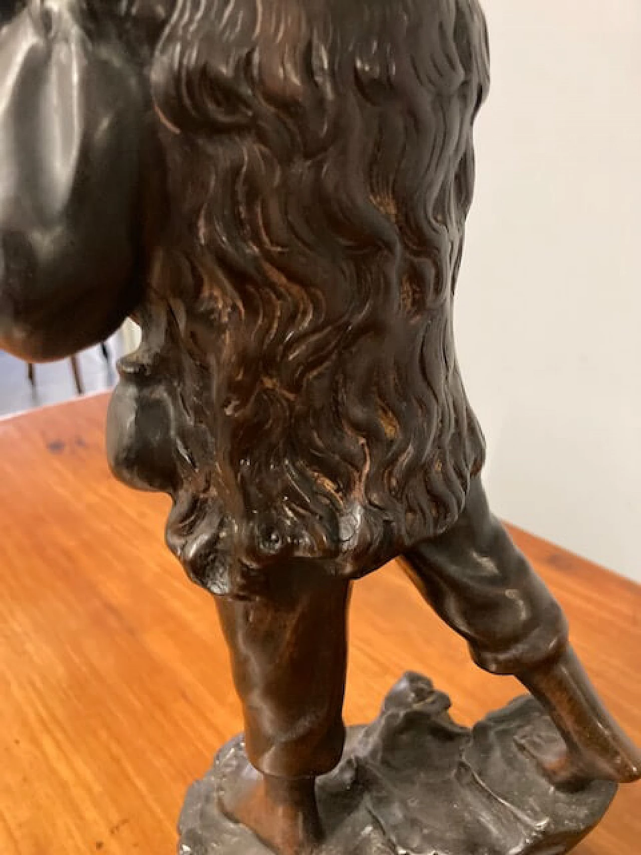 Antonio Cinque, sculpture of a shepherdess, bronze with marble base, late 19th century 12