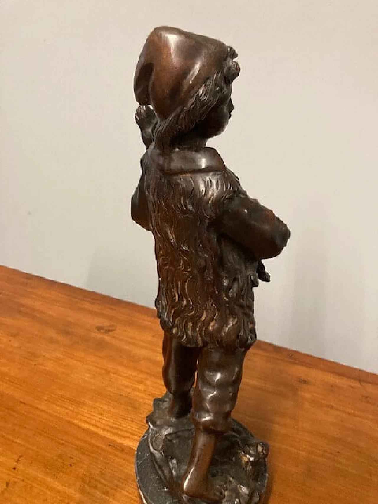 Antonio Cinque, sculpture of a shepherdess, bronze with marble base, late 19th century 13