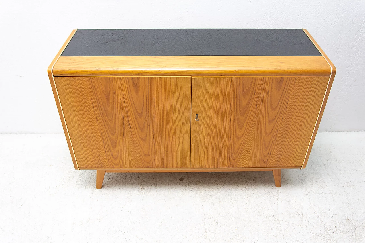 Credenza di Hubert Nepozitek e Bohumil Landsman per Jitona, anni '60 6