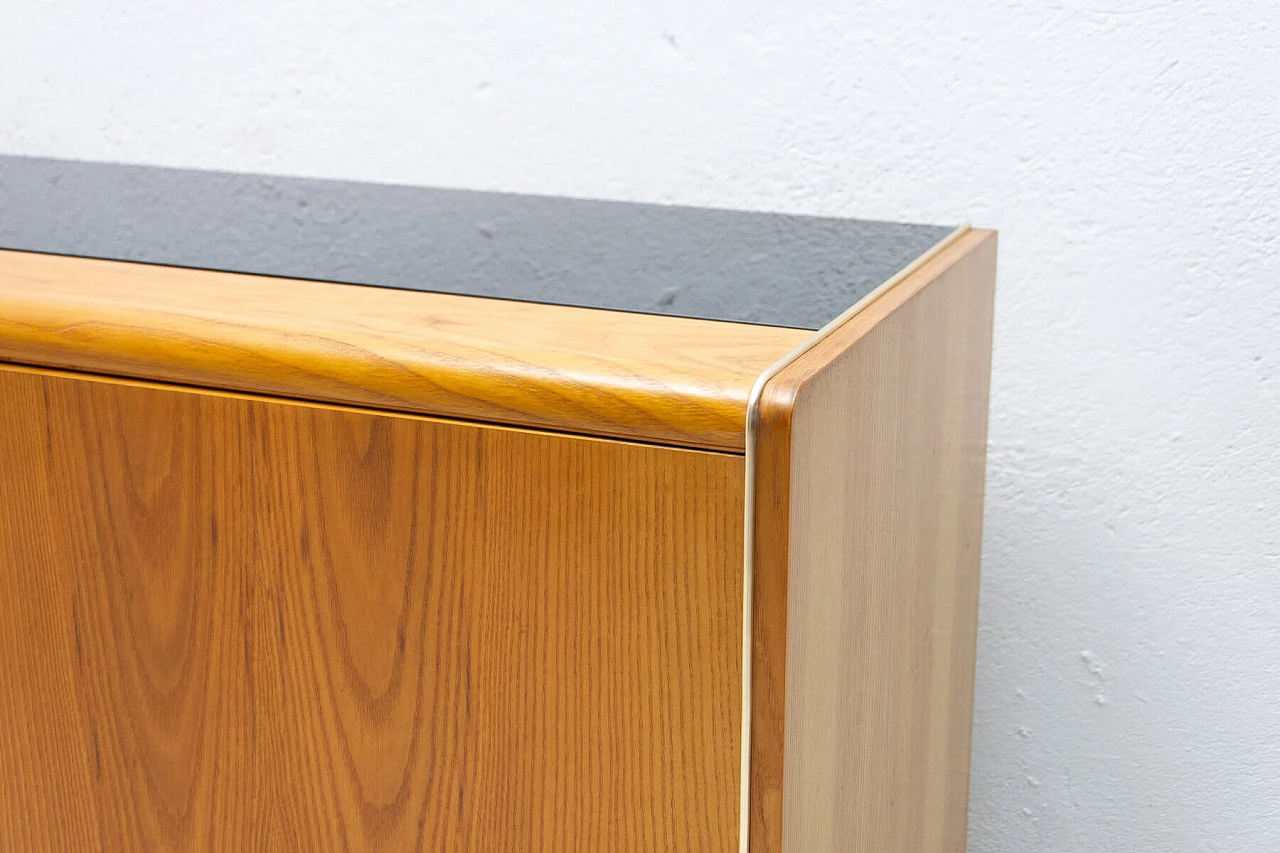 Credenza di Hubert Nepozitek e Bohumil Landsman per Jitona, anni '60 9