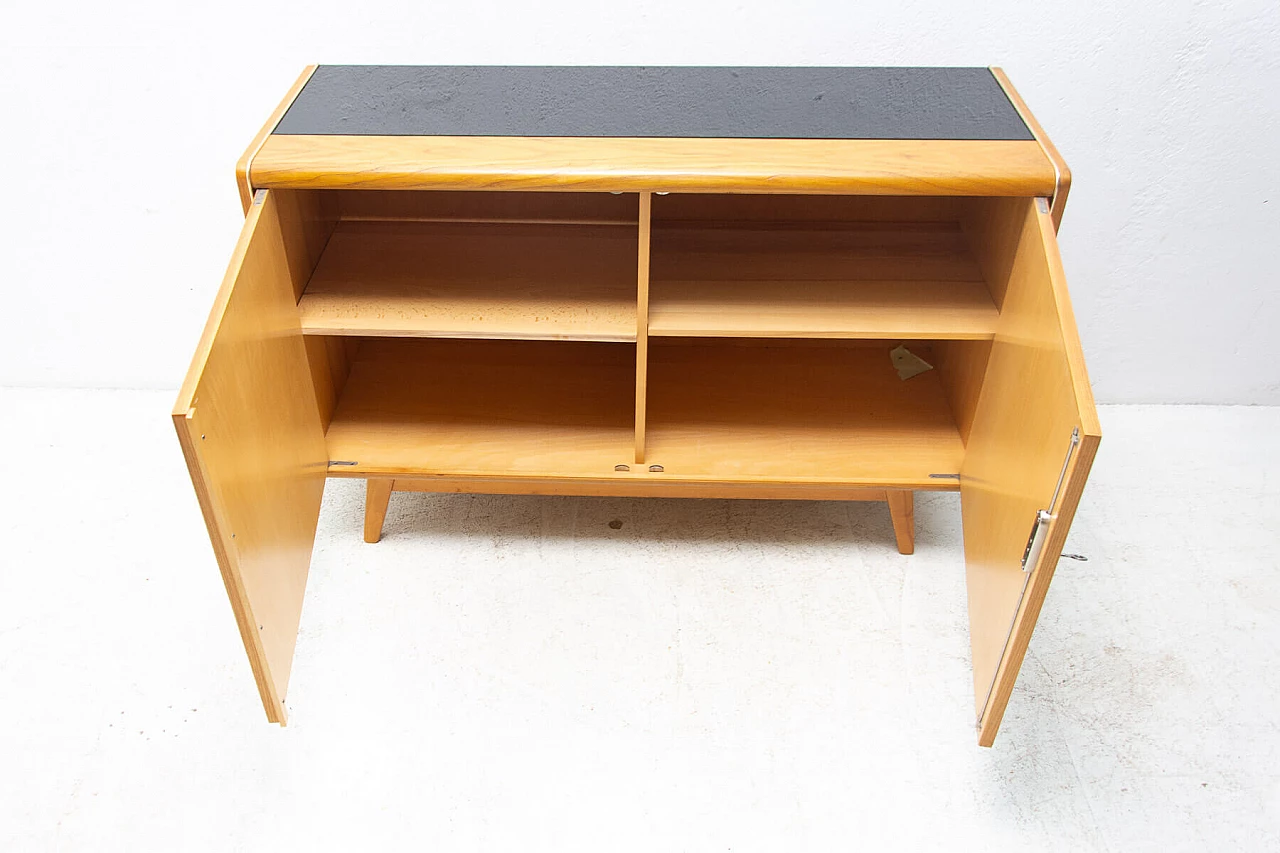 Credenza di Hubert Nepozitek e Bohumil Landsman per Jitona, anni '60 10