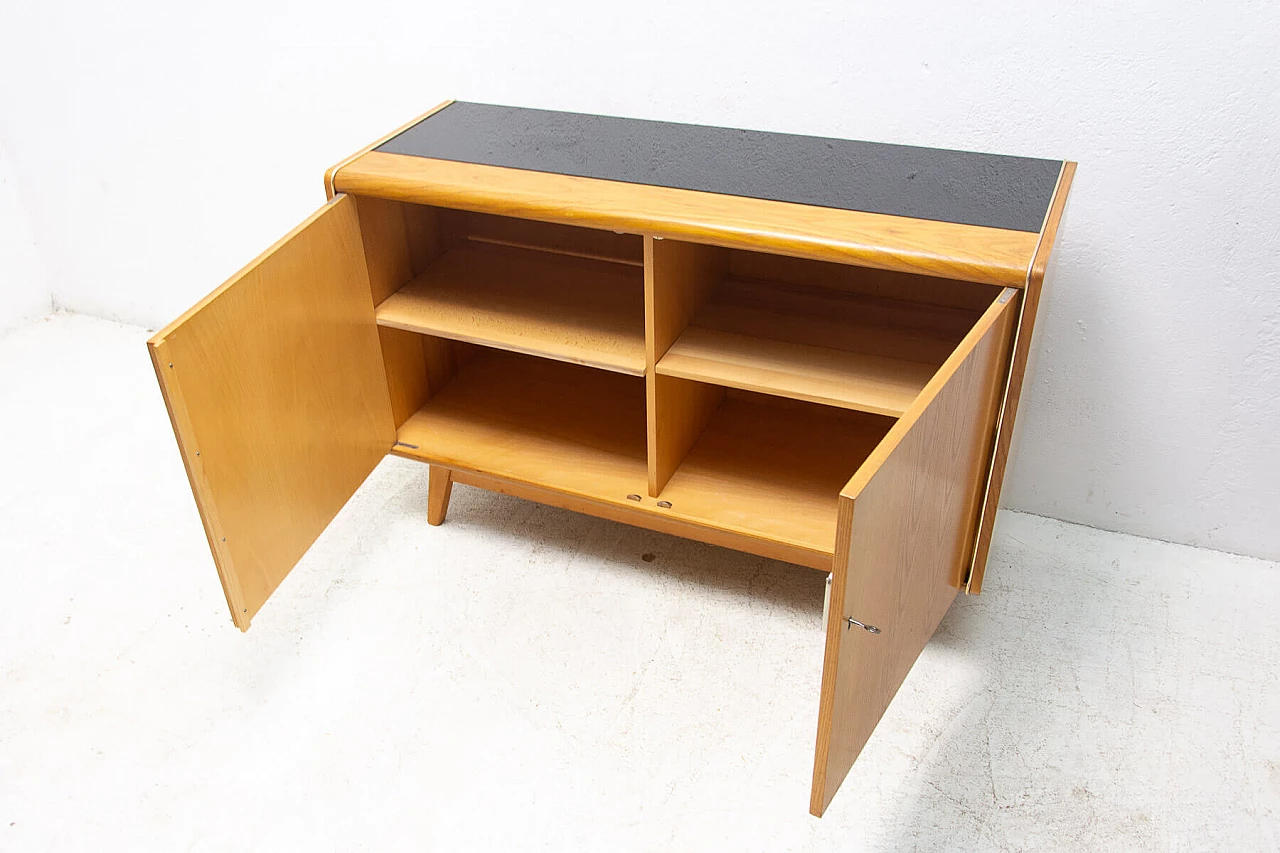 Credenza di Hubert Nepozitek e Bohumil Landsman per Jitona, anni '60 11