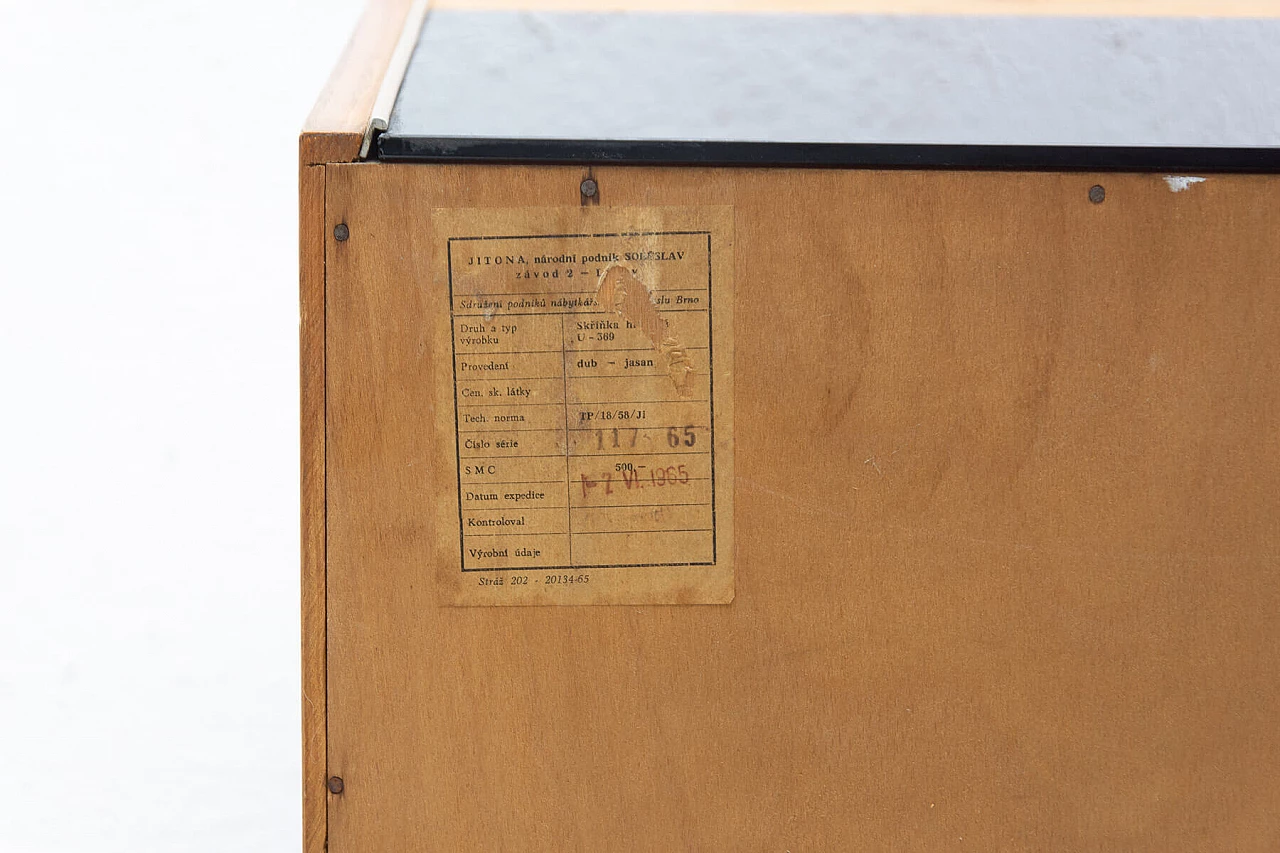 Credenza di Hubert Nepozitek e Bohumil Landsman per Jitona, anni '60 16
