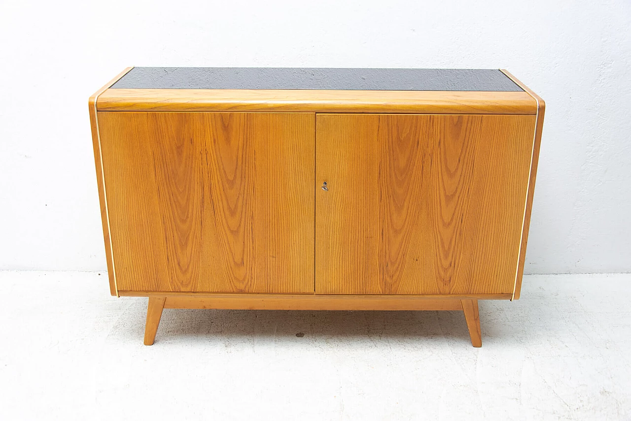 Credenza di Hubert Nepozitek e Bohumil Landsman per Jitona, anni '60 18