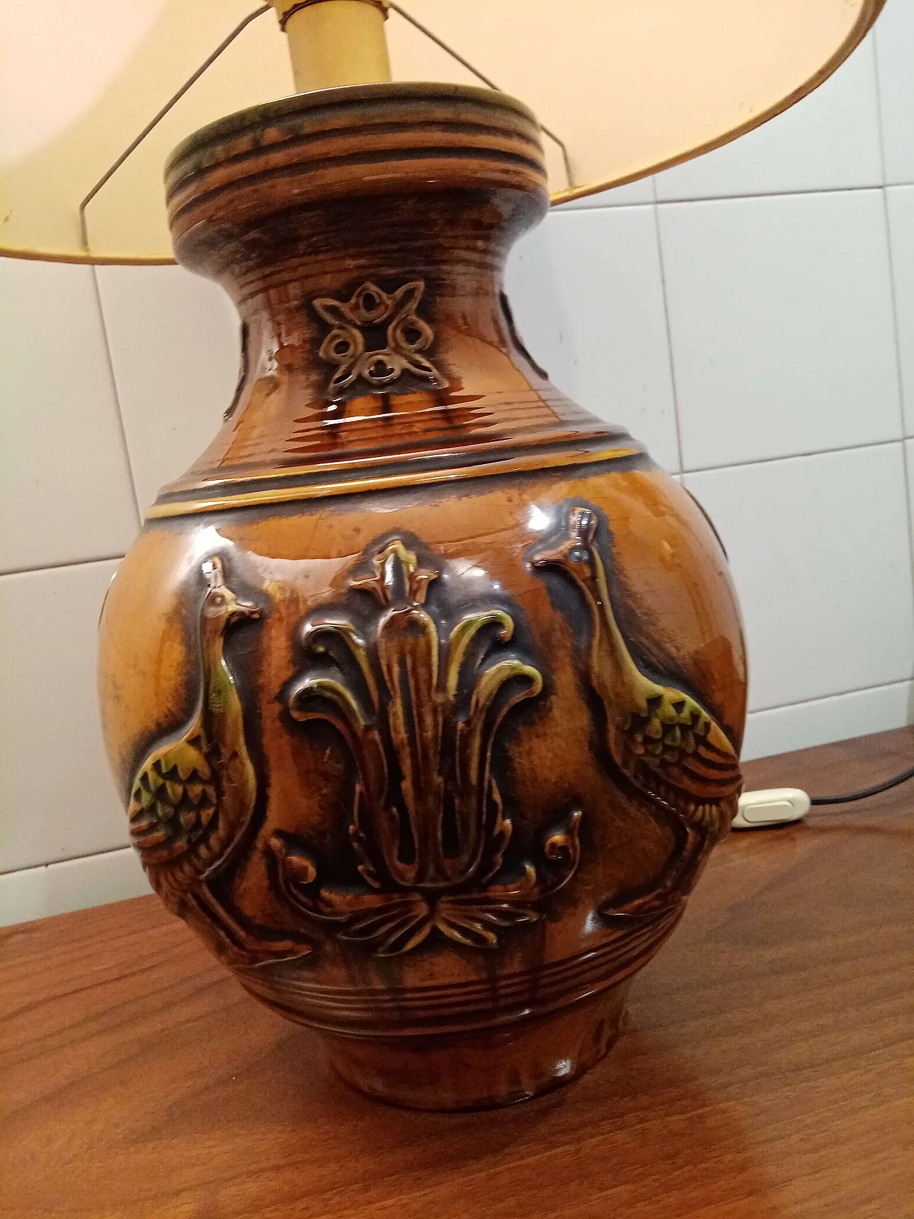 Lampada in maiolica con decorazione di pavoni per Zaccagnini, anni '60 5