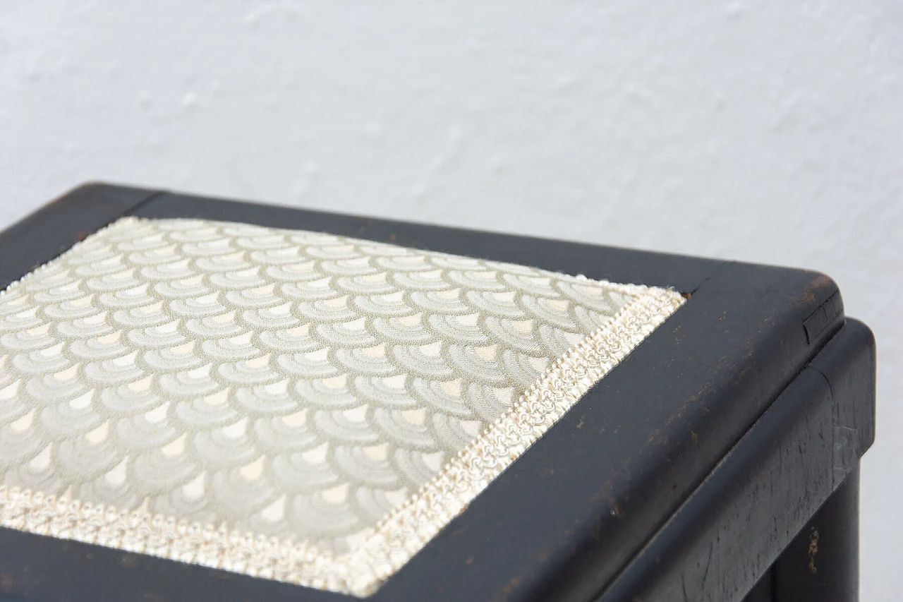 Sgabello in faggio imbottito con rivestimento in tessuto, anni '10 7