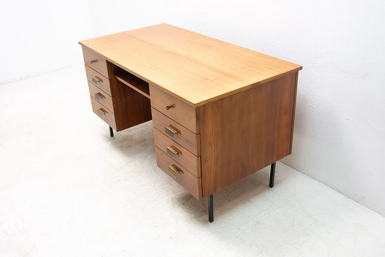 Scrivania in faggio con gambe in ferro, anni '70 3