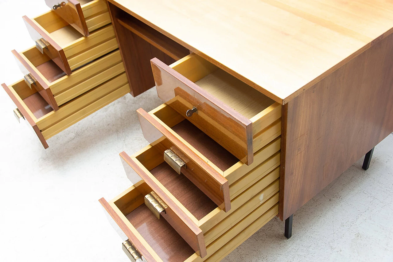 Scrivania in faggio con gambe in ferro, anni '70 10