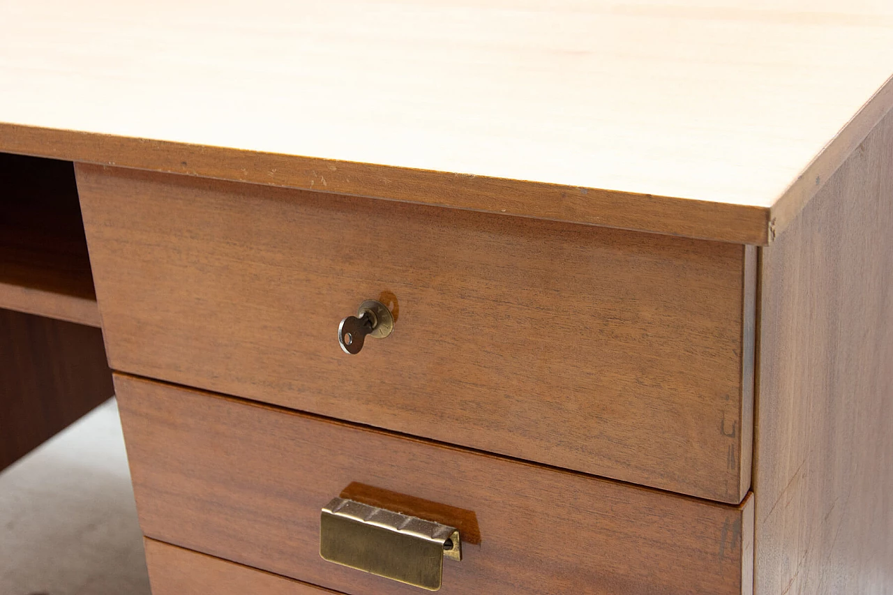 Scrivania in faggio con gambe in ferro, anni '70 14