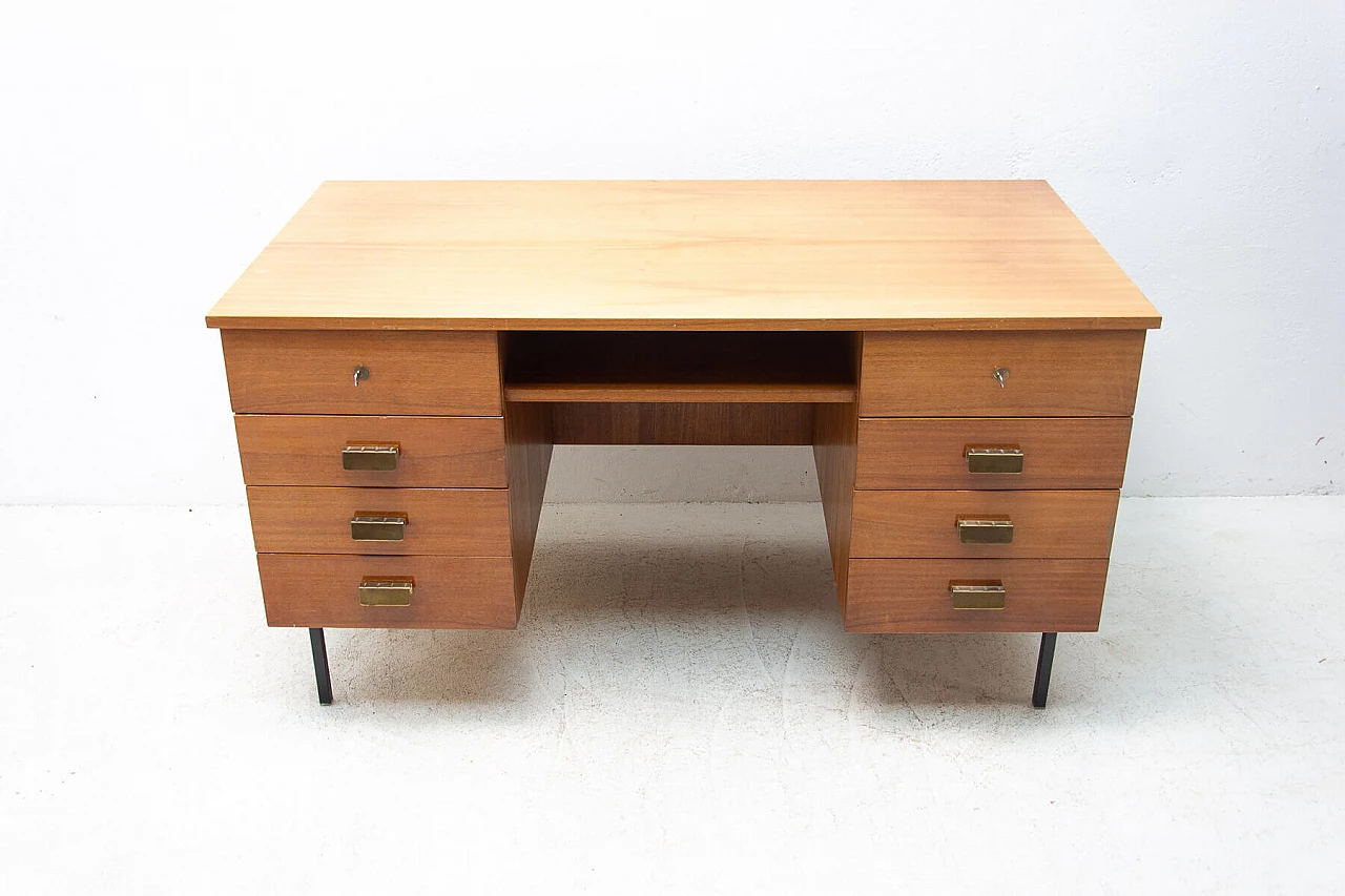 Scrivania in faggio con gambe in ferro, anni '70 18