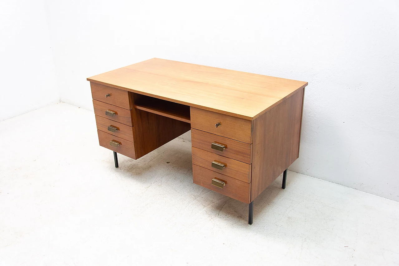 Scrivania in faggio con gambe in ferro, anni '70 21