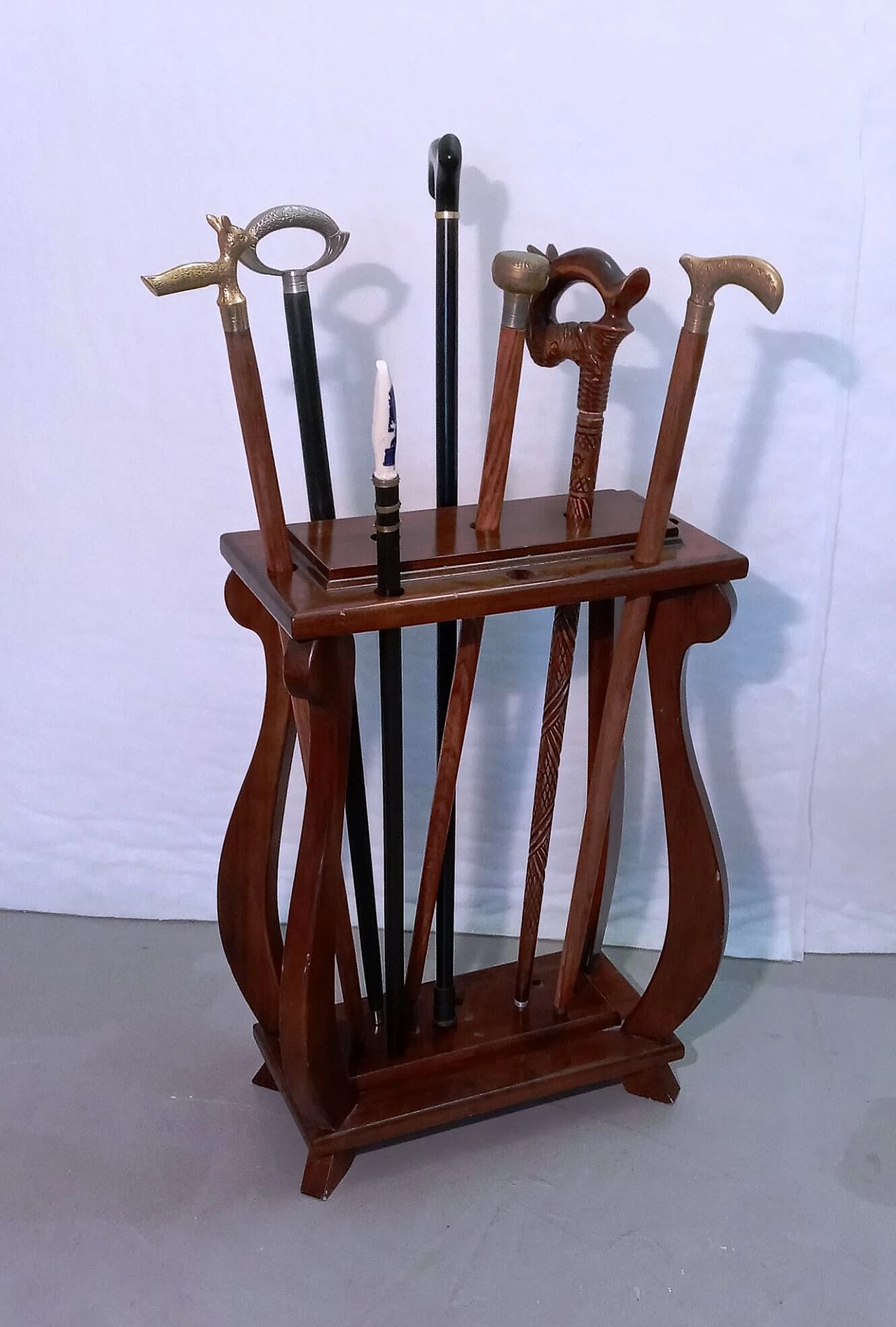 7 Bastoni da passeggio e rastrelliera, anni '90 14