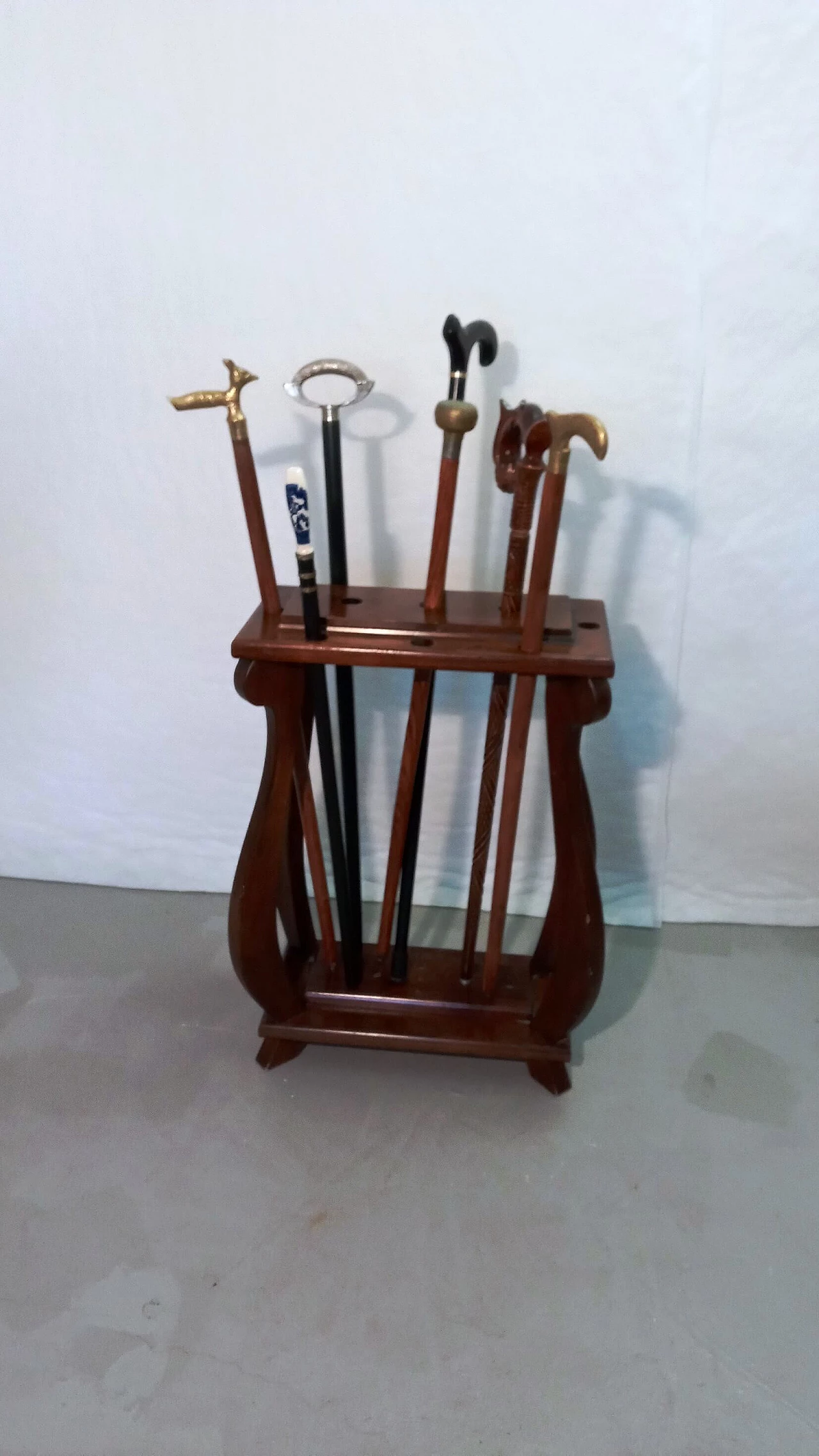 7 Bastoni da passeggio e rastrelliera, anni '90 15