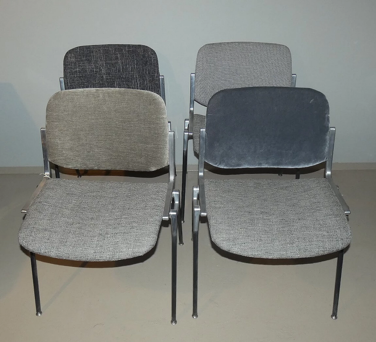 4 Velvet and cotton DSC106 chairs by Giancarlo Piretti for Anonima Castelli, 1960s 5