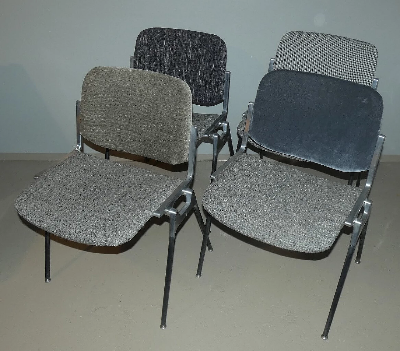 4 Velvet and cotton DSC106 chairs by Giancarlo Piretti for Anonima Castelli, 1960s 6
