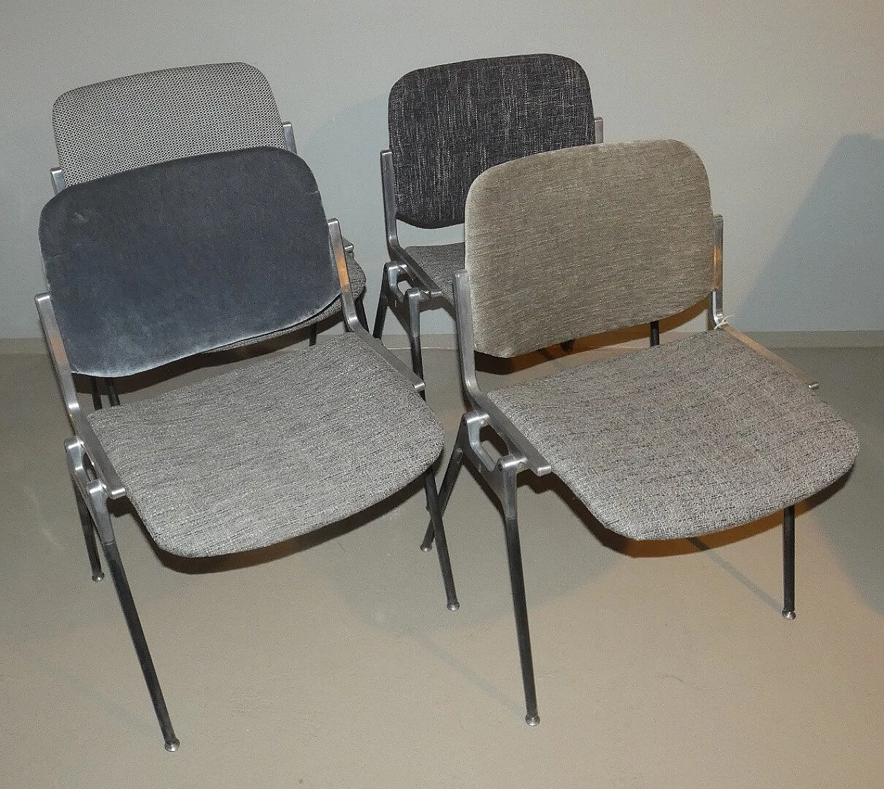 4 Velvet and cotton DSC106 chairs by Giancarlo Piretti for Anonima Castelli, 1960s 7
