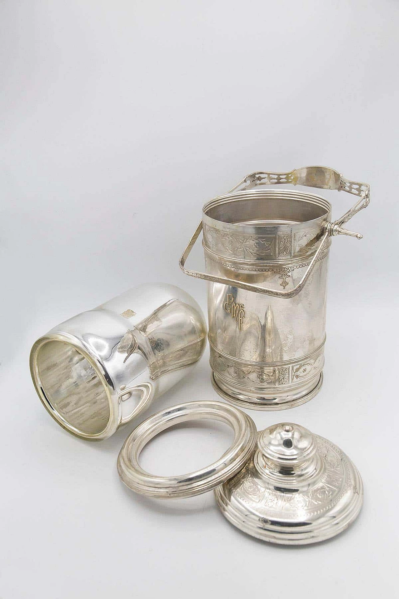 Sterling silver thermos flask with decorations for Cartier, early 20th century 12